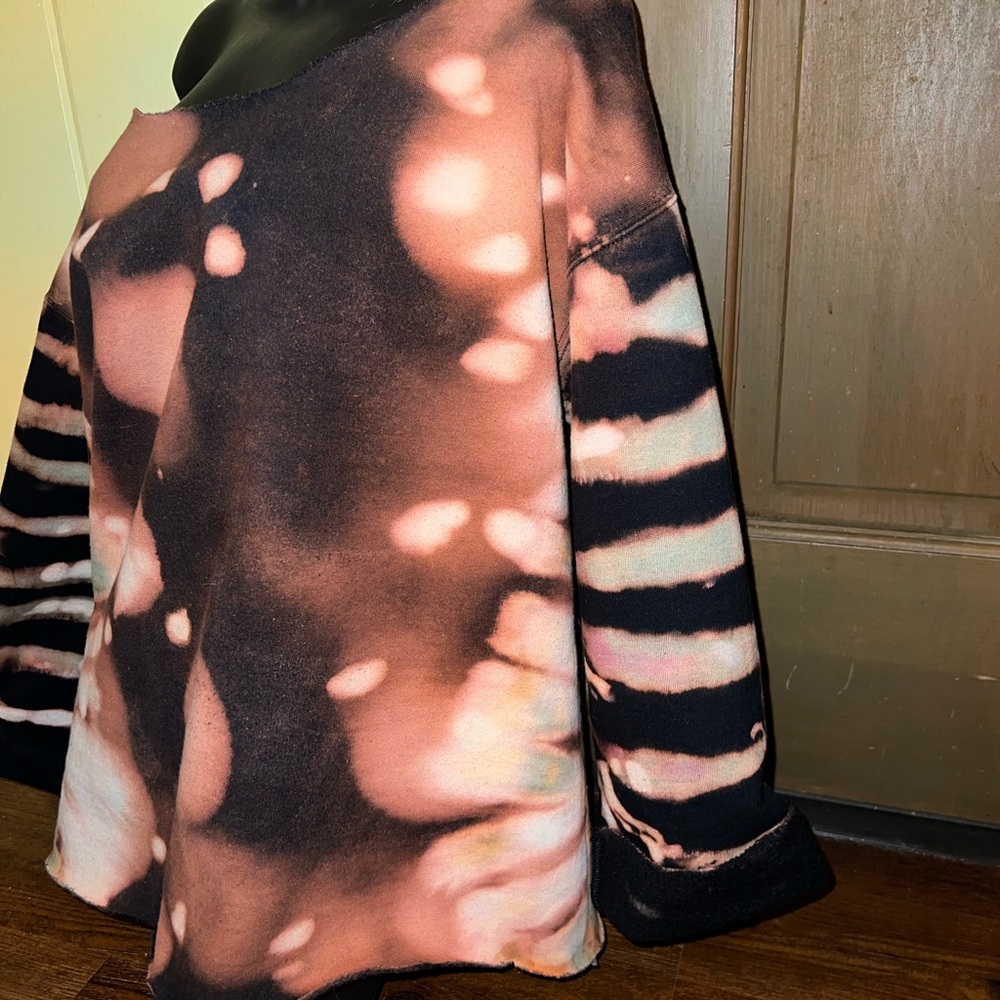 Black Tie Dye Scoop Neck Upcycled Long Sleeve Cropped Pullover Size M - Picture 8 of 11